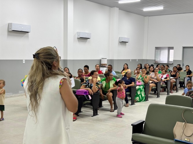 Nova Floresta promove reunião com pais de crianças neuroatípicas para discutir implantação de neuropediatra