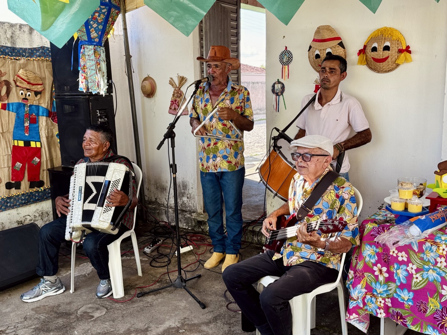 PSF IV realiza comemoração junina com sorteio de brindes e momento de integração