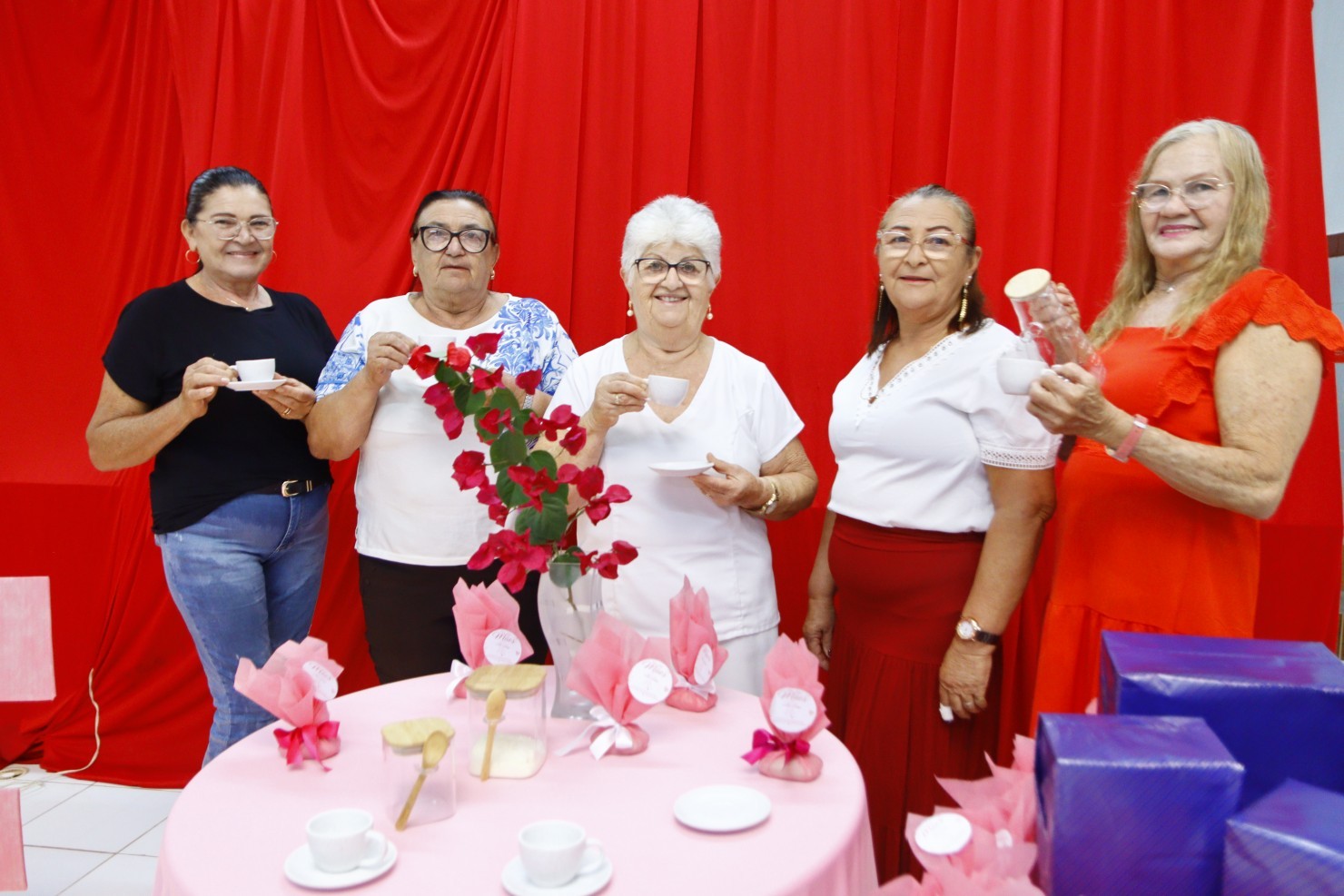 Assistência Social de Nova Floresta realiza comemoração alusiva ao Dia das Mães com programação especial no CRAS