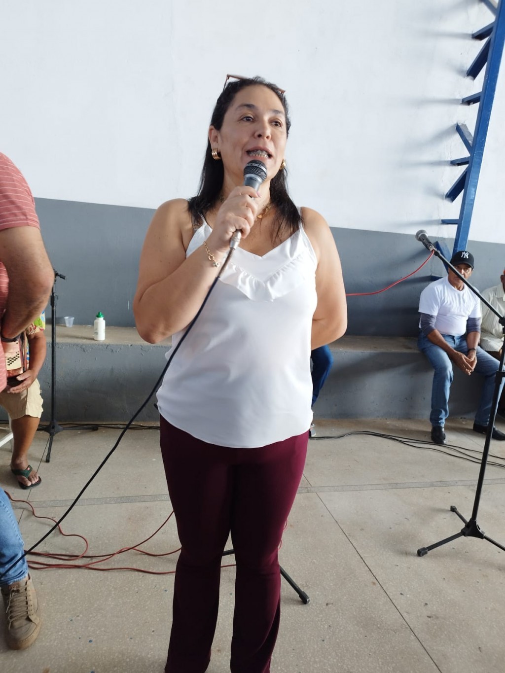 Prefeitura de Nova Floresta realiza Forró dos Idosos especial de Dia dos Pais e entrega fardamentos