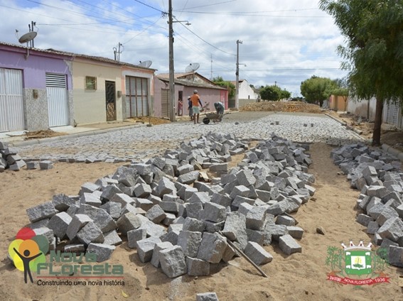 Obras do calçamento da Rua Demétrio limeira em Nova Floresta estar a todo vapor