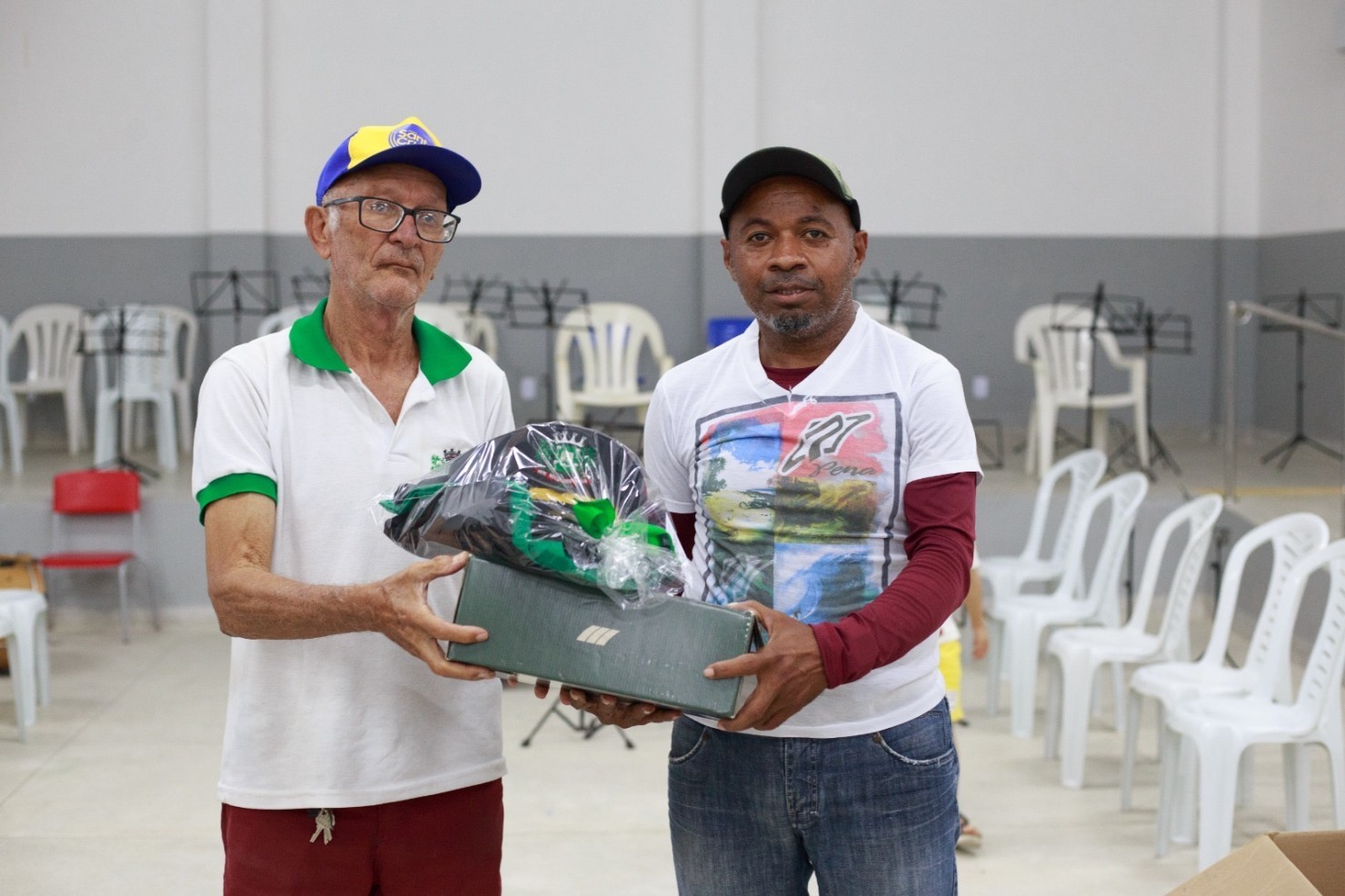 Prefeitura realiza entrega de novos fardamentos à Orquestra Filarmônica José Batista Dantas em comemoração aos 66 anos de emancipação política