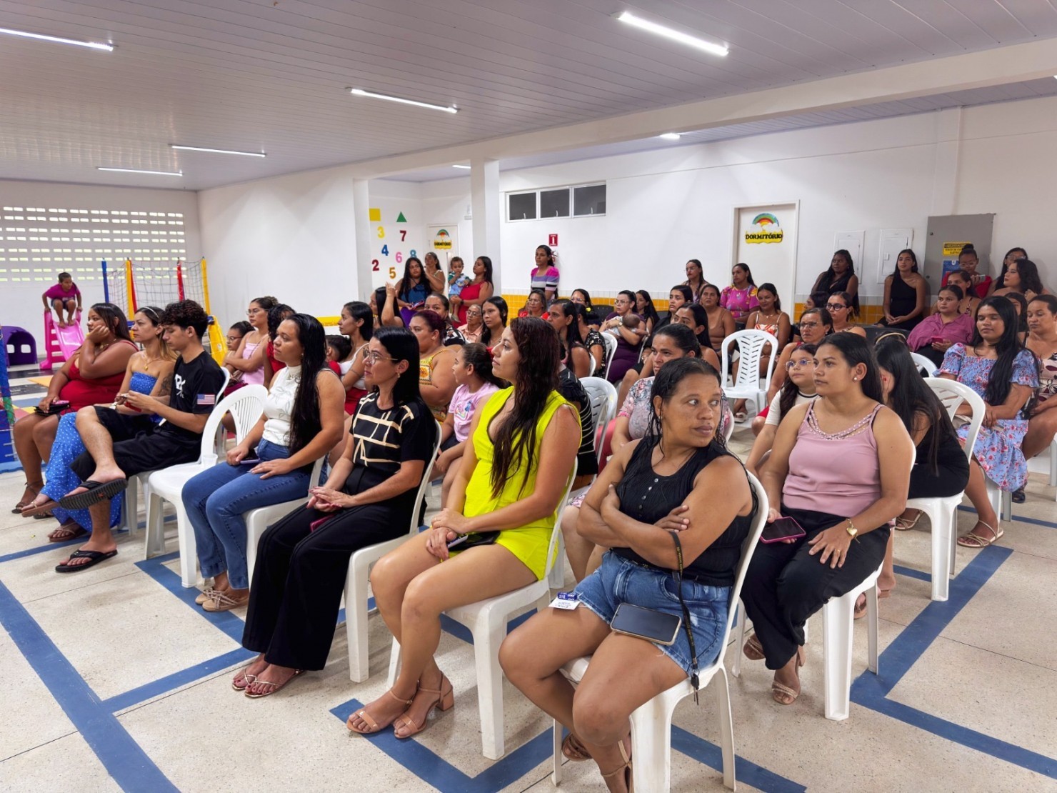 Escolas municipais de Nova Floresta realizam comemorações alusivas ao Dia das Mães