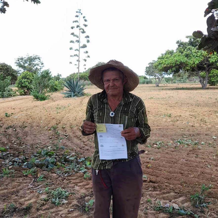 Prefeitura de Nova Floresta realiza cortes de terra na zona rural