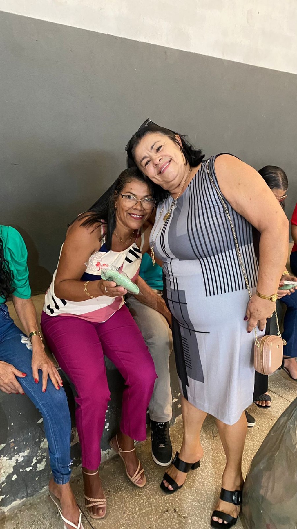 Prefeitura de Nova Floresta promove comemoração do Dia das Mães no Forró dos Idosos