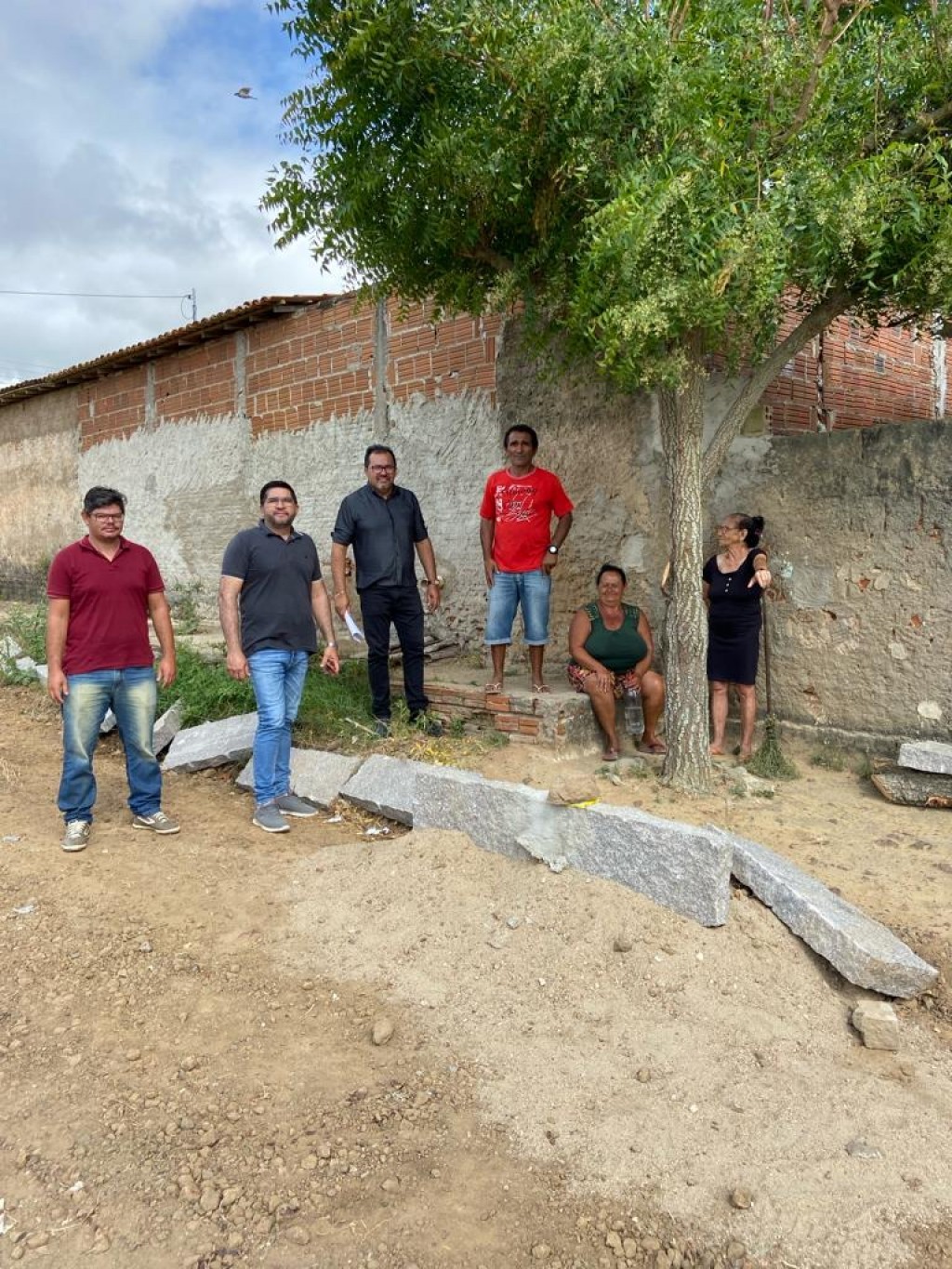 Prefeito Jarson acompanha obra de Pavimentação em Paralelepípedo.