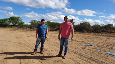 Prefeito Jarson visita terreno anexo para ampliação do Cemitério Público