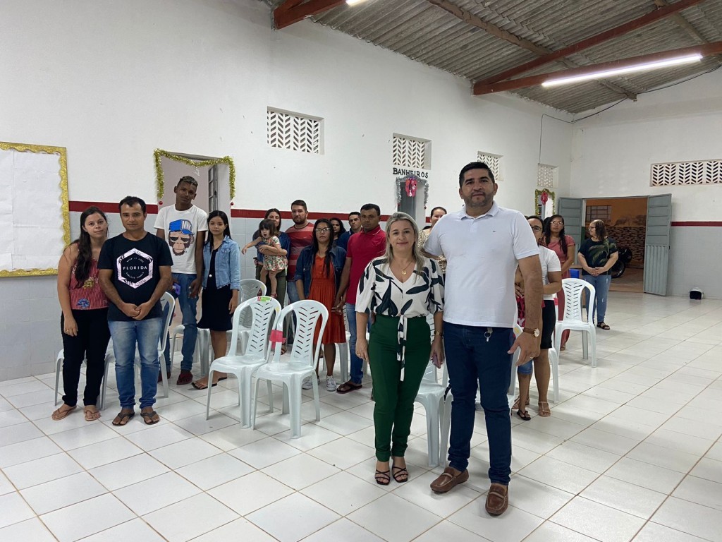 A Prefeitura de Nova Floresta promoveu um Encontro de Casais + Entrega de Convites para o Casamento Social e Comunitário.