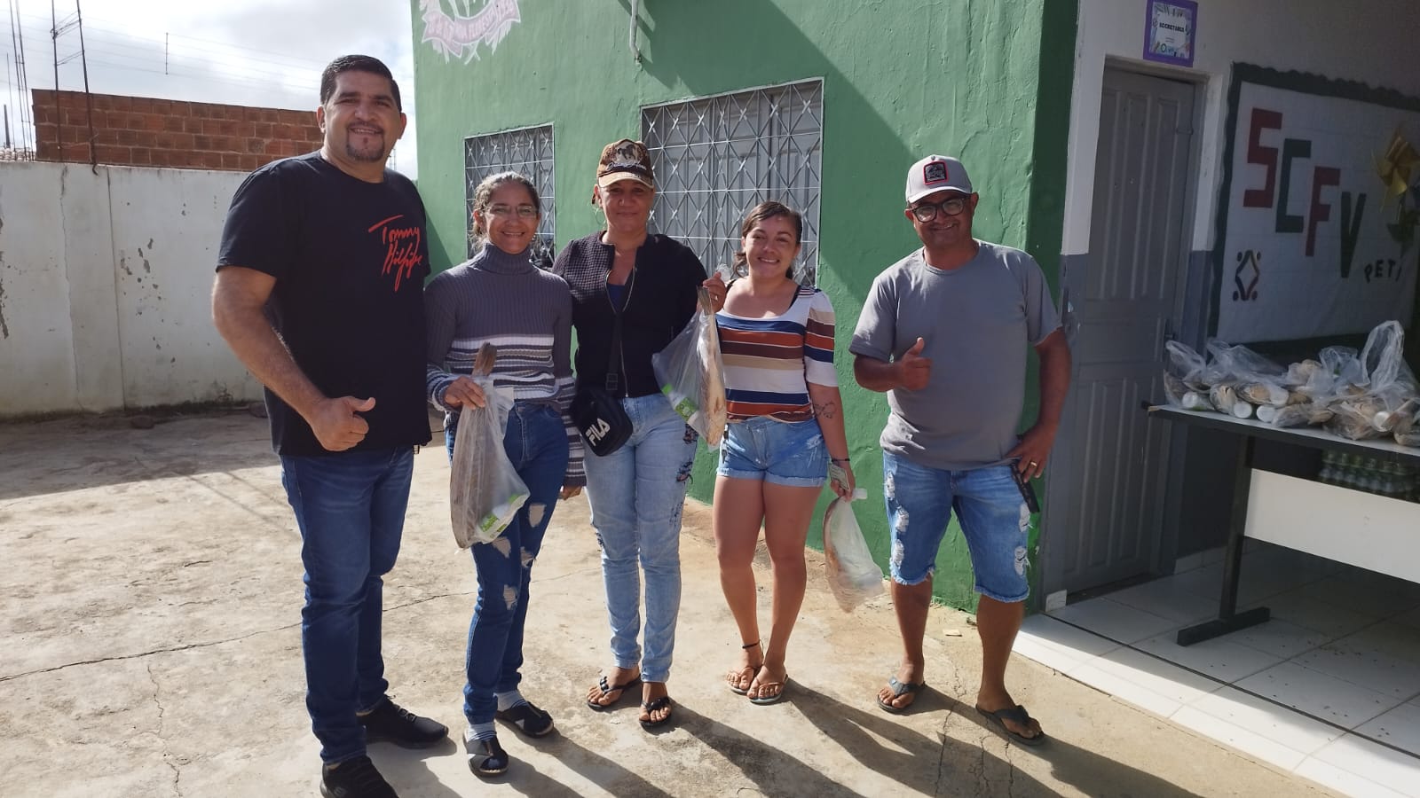 Prefeitura de Nova Floresta realiza entrega do Peixe da Semana Santa