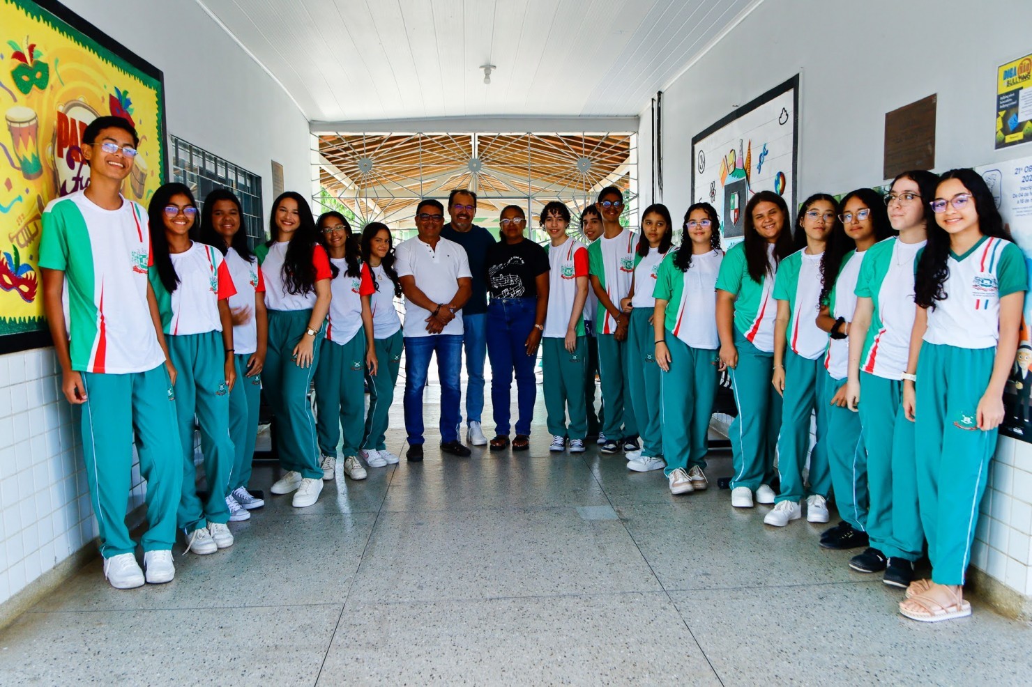 Prefeitura de Nova Floresta realiza entrega de uniformes para todos os alunos da rede municipal