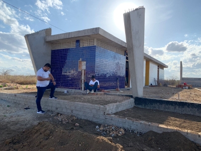 PREFEITO JARSON SANTOS ACOMPANHA O ANDAMENTO DA CONSTRUÇÃO DE GINÁSIO POLIESPORTIVO