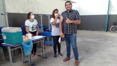 Prefeitura de Nova Floresta realiza vacinação no Forró dos Idosos