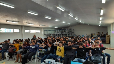 Secretária de Assistência Social de Nova Floresta realiza palestra na ECIT José Rolderick de Oliveira