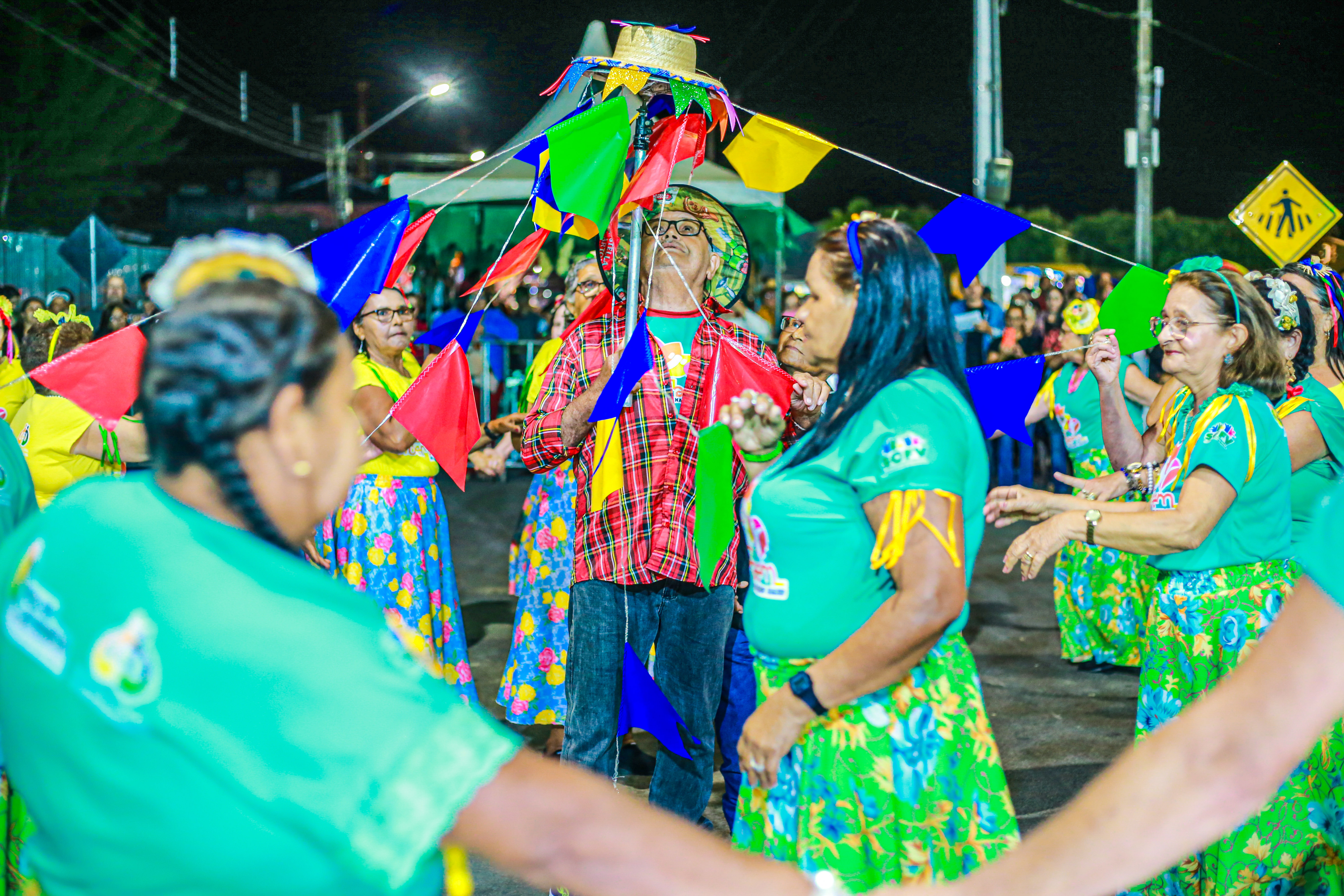 Prefeitura Municipal de Nova Floresta Realiza mais uma noite do São João de Bairros 2024 da Assistência Social