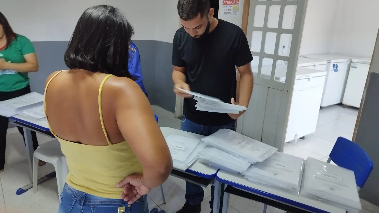 Prefeitura de Nova Floresta entrega cestas básicas na Secretaria de Assistência Social