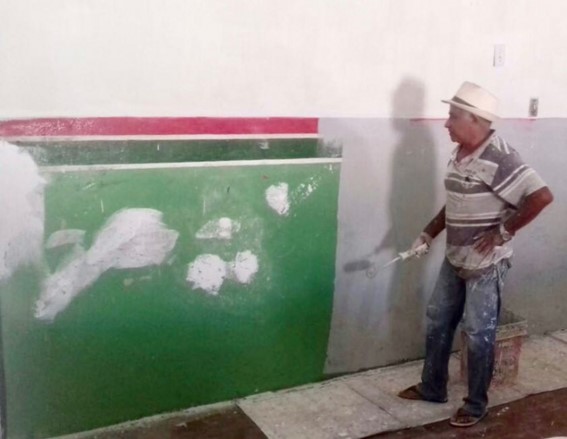 Serviços de manutenção das Escolas Municipais de Nova Floresta, são iniciados.