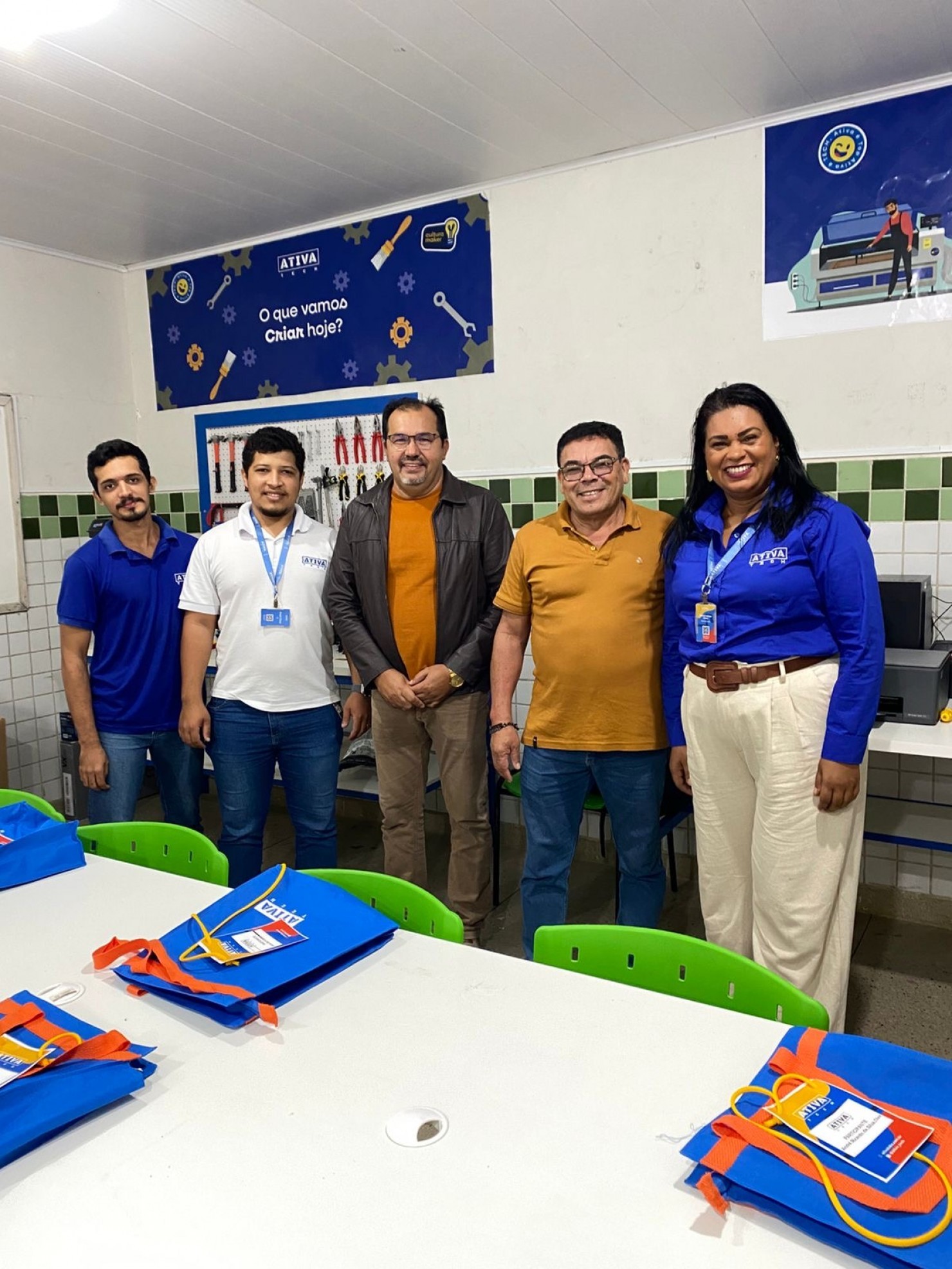 Professores participam de formação para uso da Sala Maker na Escola Papa Paulo VI