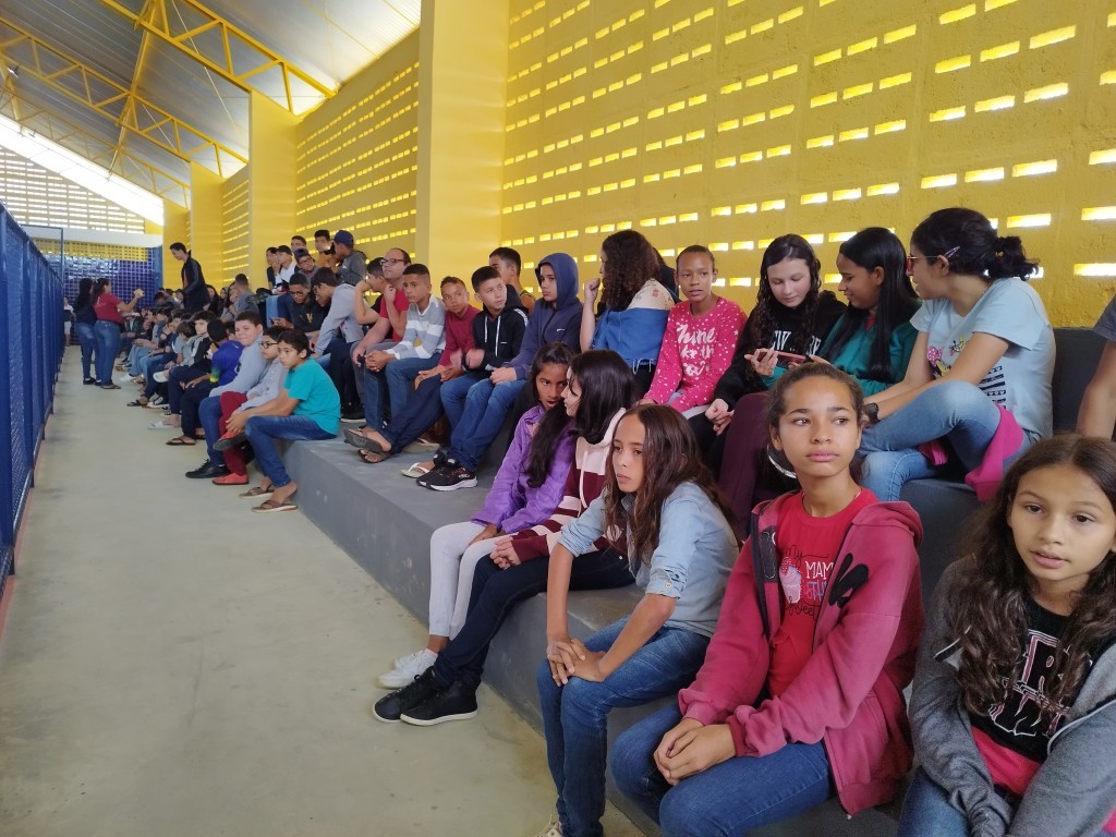 Escola Papa Paulo VI realiza amistoso preparatório para Jogos Interclasses no Giásio Lalitão