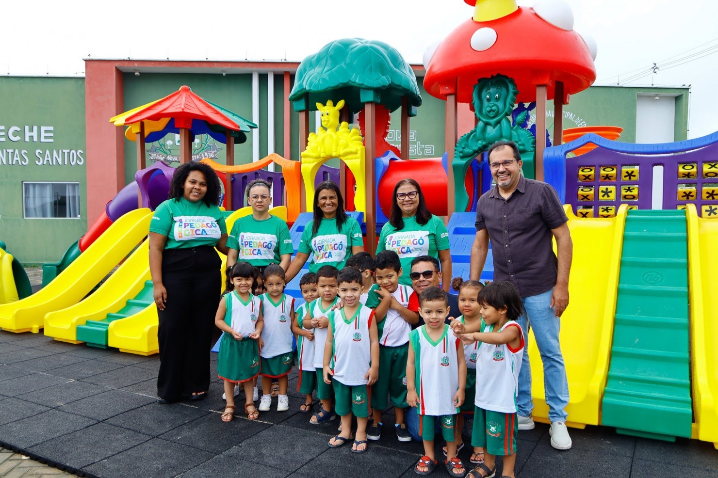 Creche Jéssica Dantas recebe novo playground para atividades lúdicas e recreativas