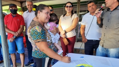 Prefeito Jarson assina ordens de serviço de pavimentações e retomada de ginásio