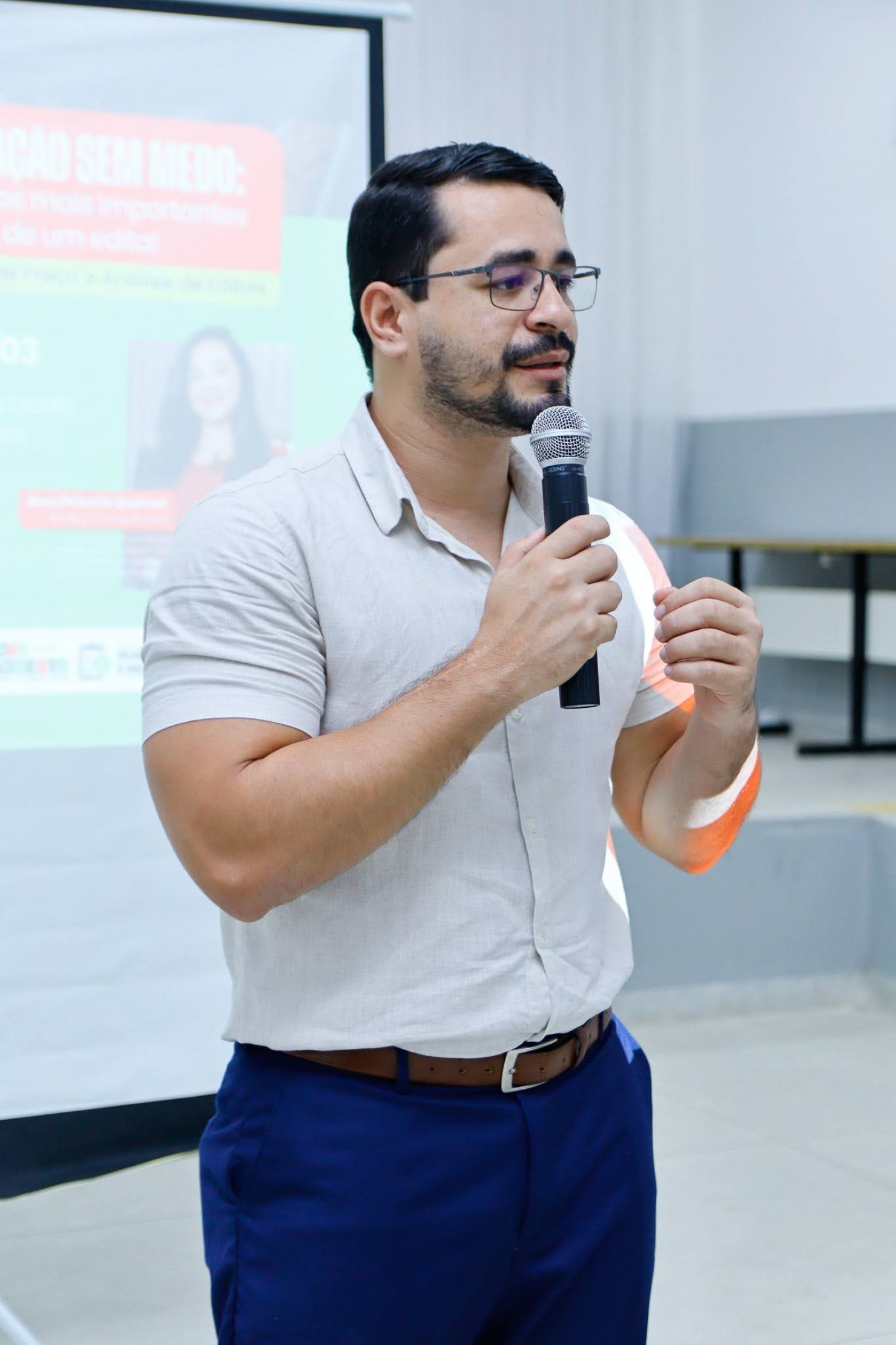 Prefeitura de Nova Floresta promove capacitação sobre licitações para empreendedores do município