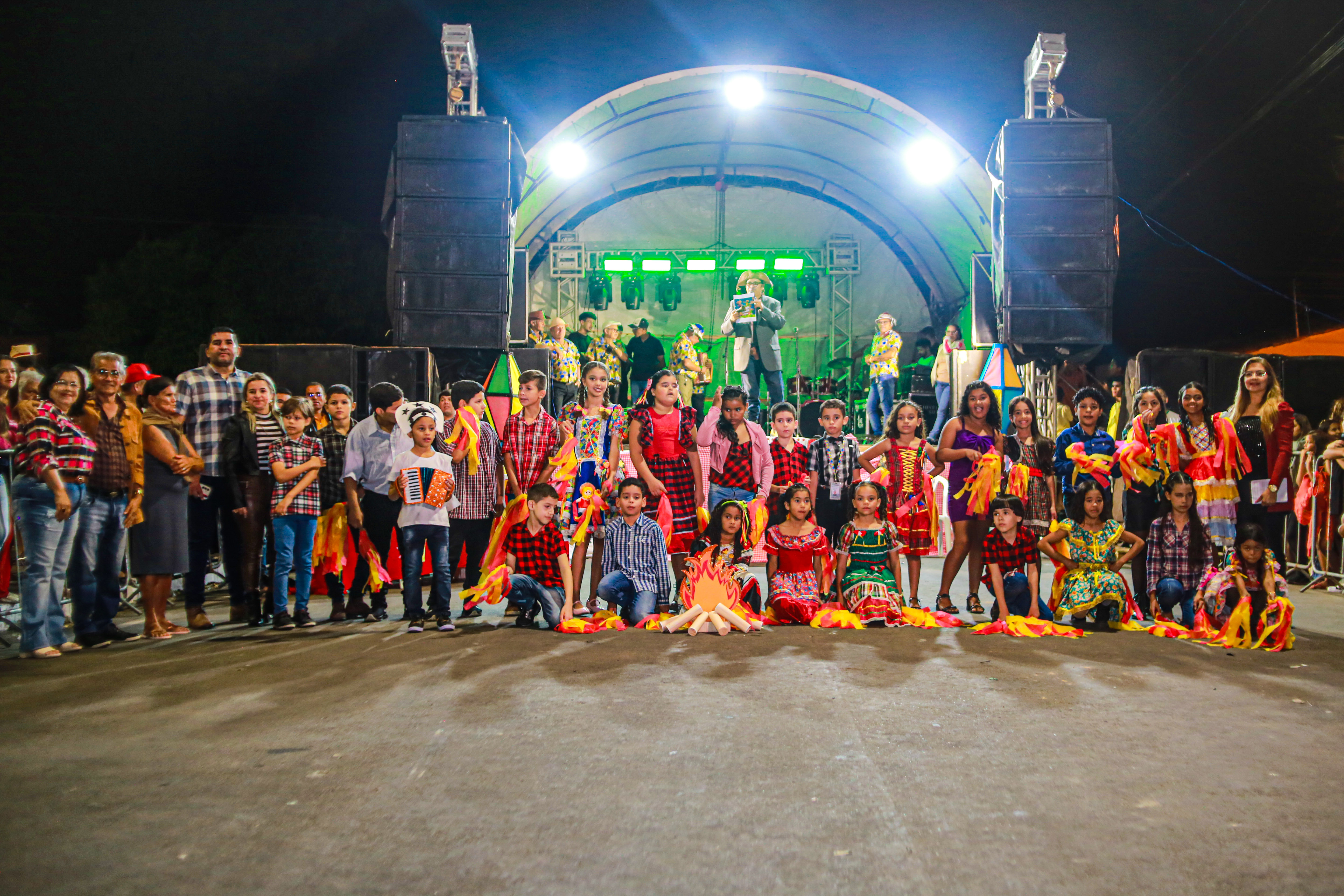Prefeitura Municipal de Nova Floresta Realiza mais uma noite do São João de Bairros 2024 da Assistência Social