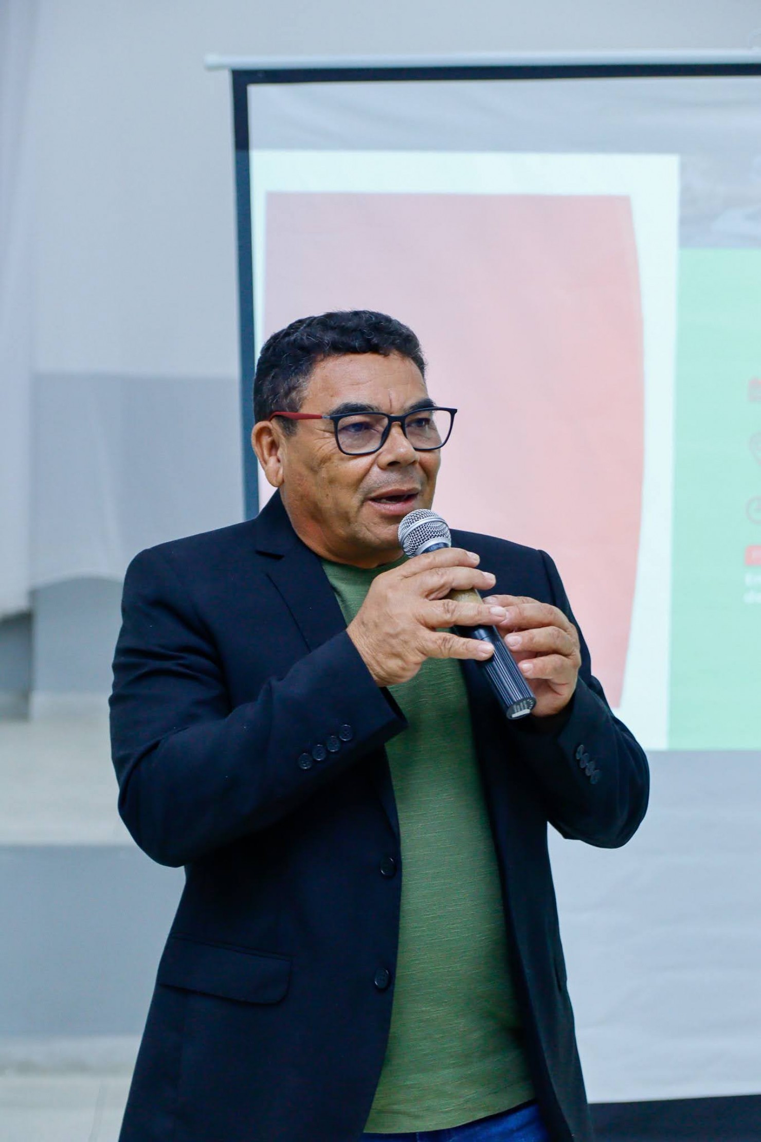 Prefeitura de Nova Floresta promove capacitação sobre licitações para empreendedores do município