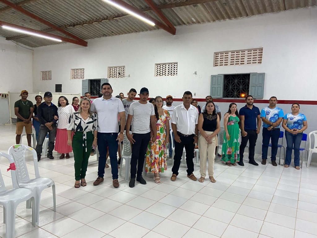 A Prefeitura de Nova Floresta promoveu um Encontro de Casais + Entrega de Convites para o Casamento Social e Comunitário.