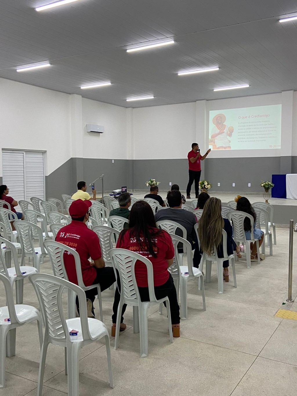 Prefeitura de Nova Floresta Realiza Palestra sobre a Atuação do microcrédito do Banco do Nordeste
