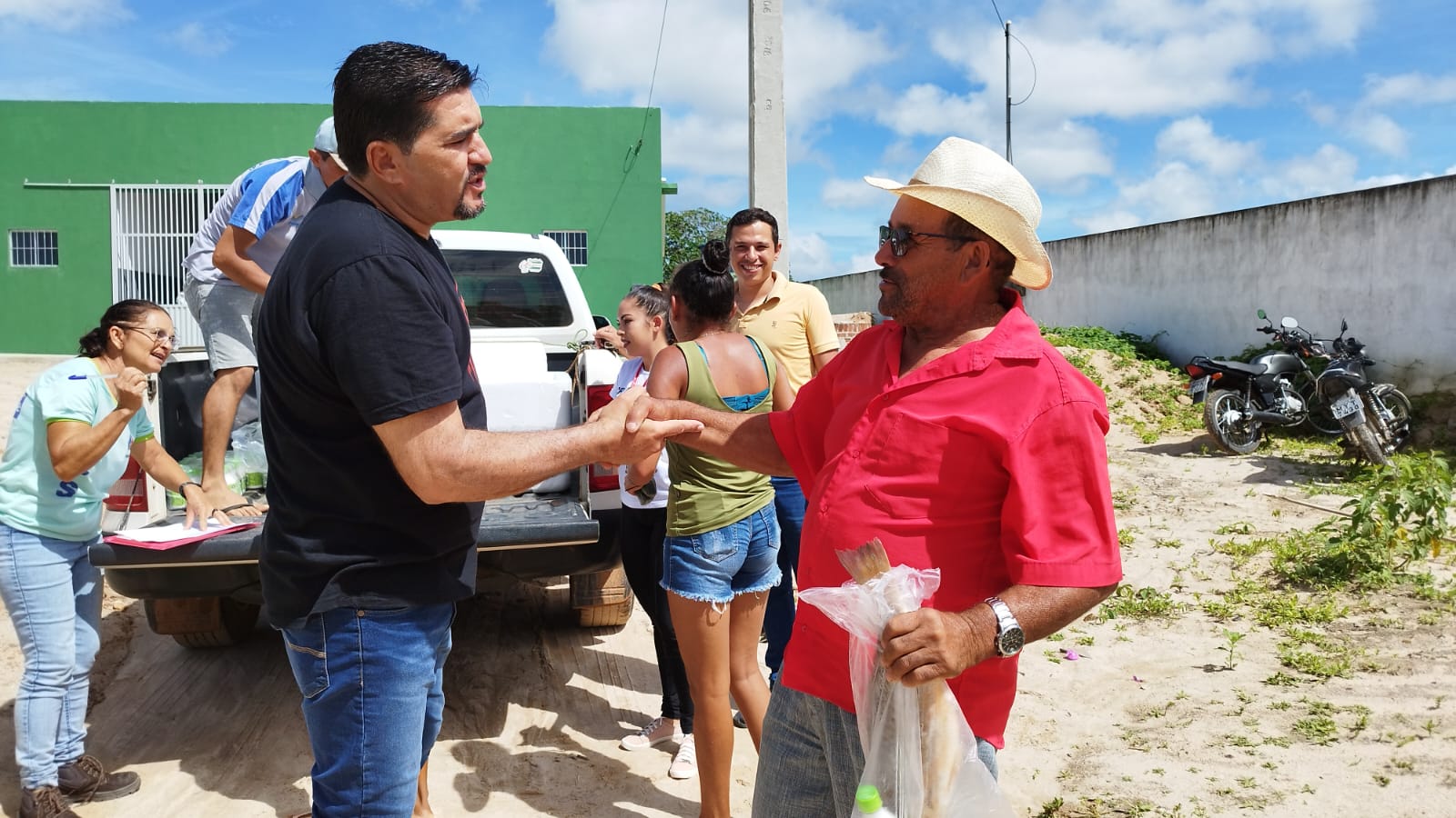 Prefeitura de Nova Floresta realiza entrega do Peixe da Semana Santa
