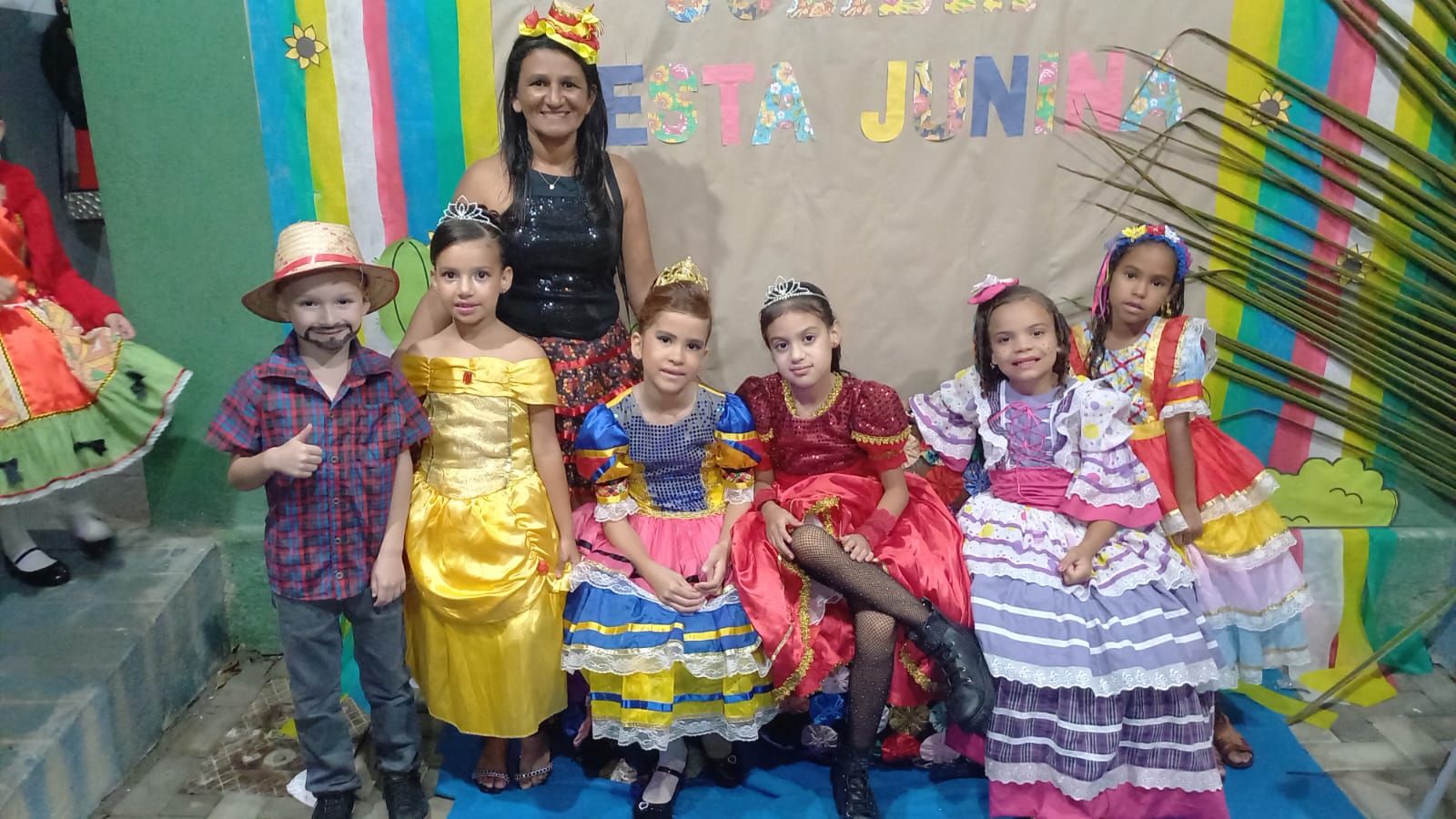 Prefeitura Municipal de Nova Floresta Realiza mais uma noite do São João de Bairros 2024 na Escola Julieta de Lima e Costa