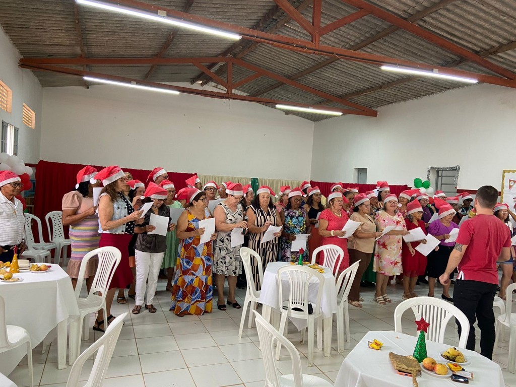 Prefeitura de Nova Floresta realiza Confraternização do Grupo de Idosos
