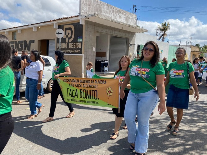 Prefeitura Municipal de Nova Floresta realiza Caminhada em comemoração a conquista do Selo UNICEF
