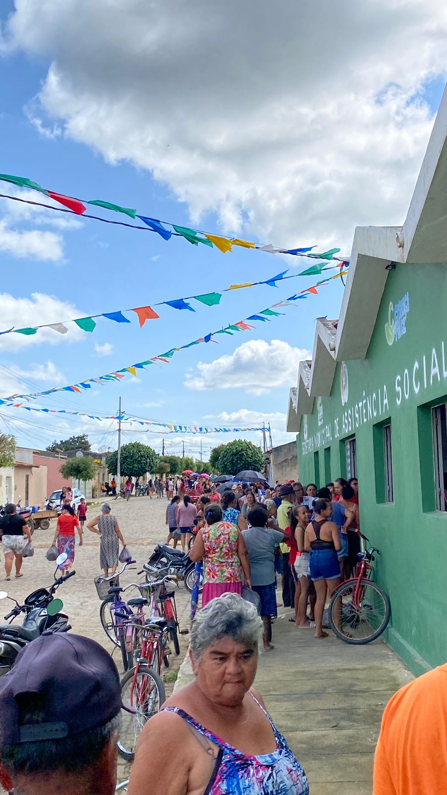 Secretaria de Assistência Social, juntamente com a Prefeitura Municipal de Nova Floresta realizaram mais uma entrega de alimentos através do PAA