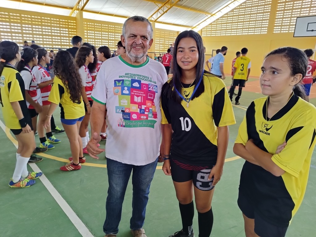 Escola Papa Paulo VI realiza amistoso preparatório para Jogos Interclasses no Giásio Lalitão