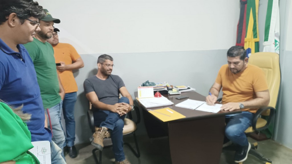 Prefeito Jarson Santos dá Início na reforma e ampliação do Estádio Municipal O Florestão.