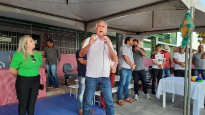 Prefeito Jarson assina ordens de serviço de pavimentações e retomada de ginásio