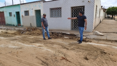 Prefeito Jarson acompanha início das obras de rede de drenagem