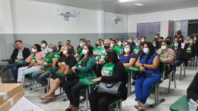 Prefeitura de Nova Floresta entrega notebooks para professores da Rede Municipal de Ensino