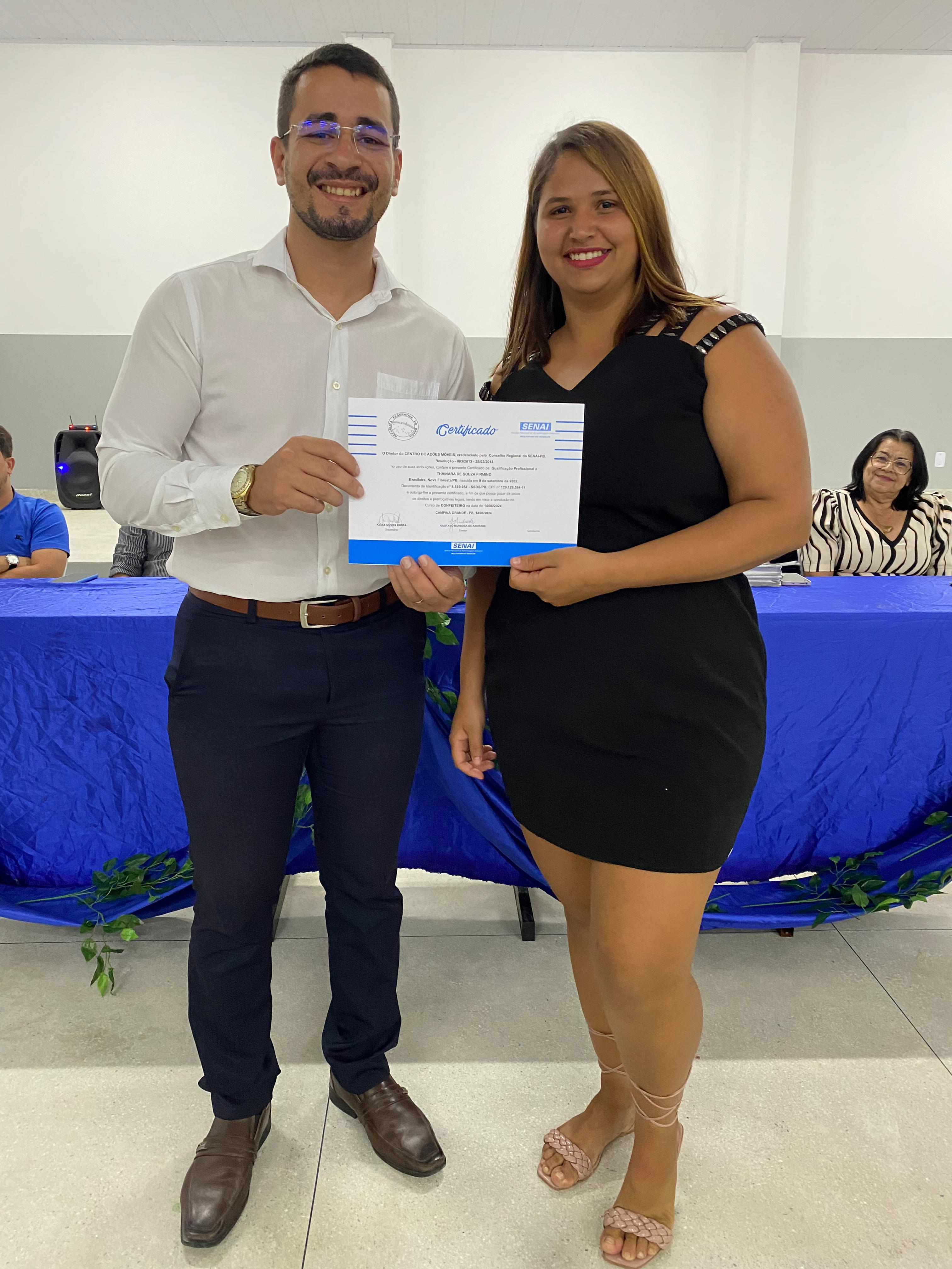 Prefeitura de Nova Floresta realiza entrega de Certificados de Conclusão de Curso Profissionalizante de Confeiteira pelo SENAI