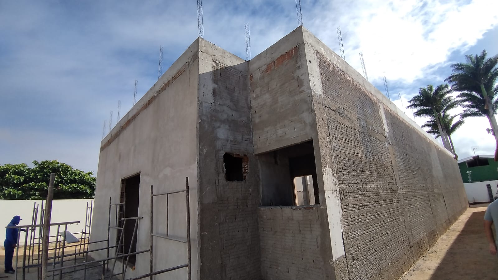 Prefeito Jarson acompanha obras de construção de Auditório