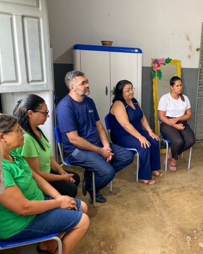 Equipe do SCFV recebe nova coordenadora em encontro com o prefeito e a secretária de Assistência Social