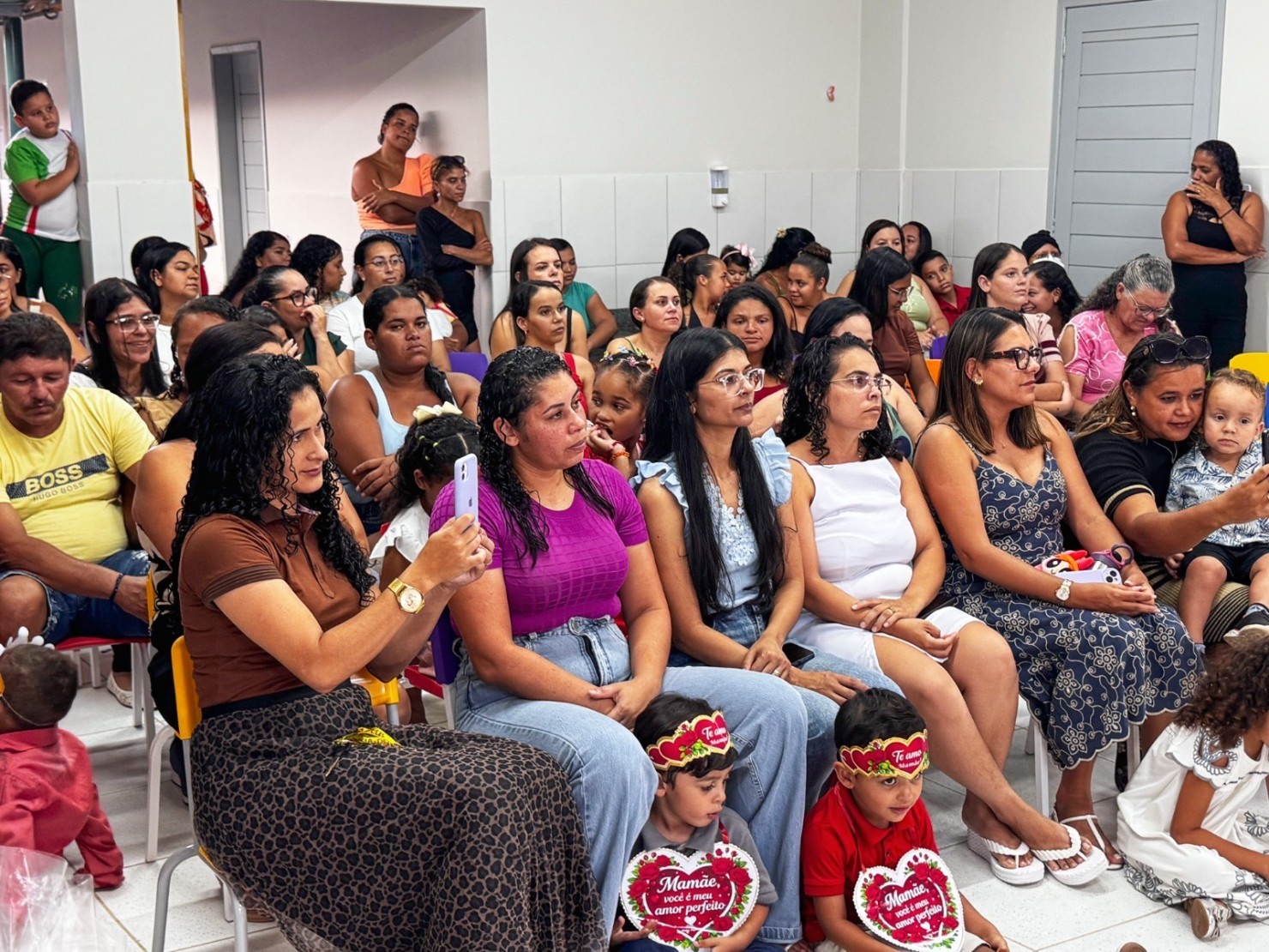 Escolas municipais de Nova Floresta realizam comemorações alusivas ao Dia das Mães