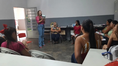 Prefeitura de Nova Floresta inicia aulas de oficina de manicure e pedicure