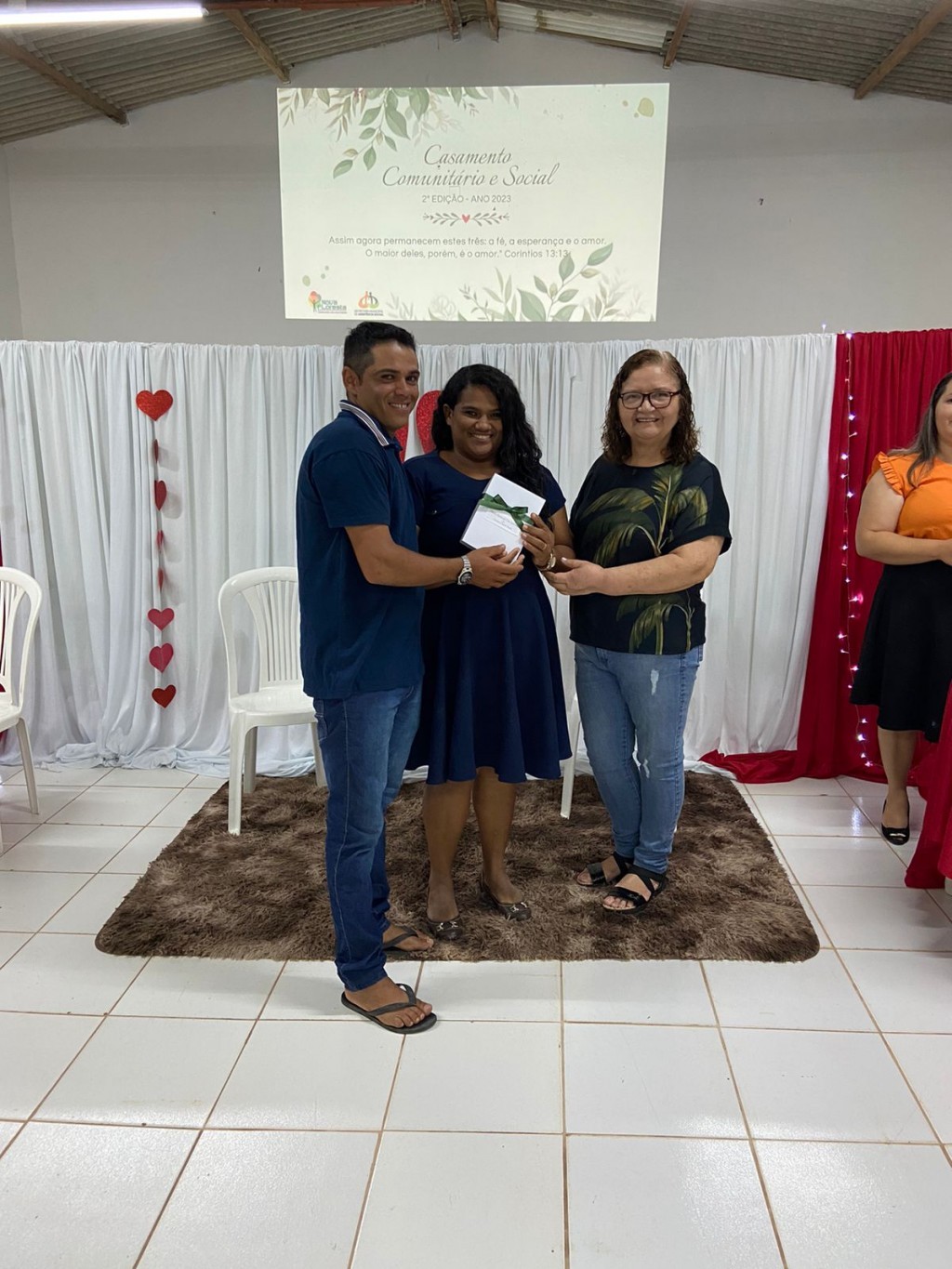 A Prefeitura de Nova Floresta promoveu um Encontro de Casais + Entrega de Convites para o Casamento Social e Comunitário.
