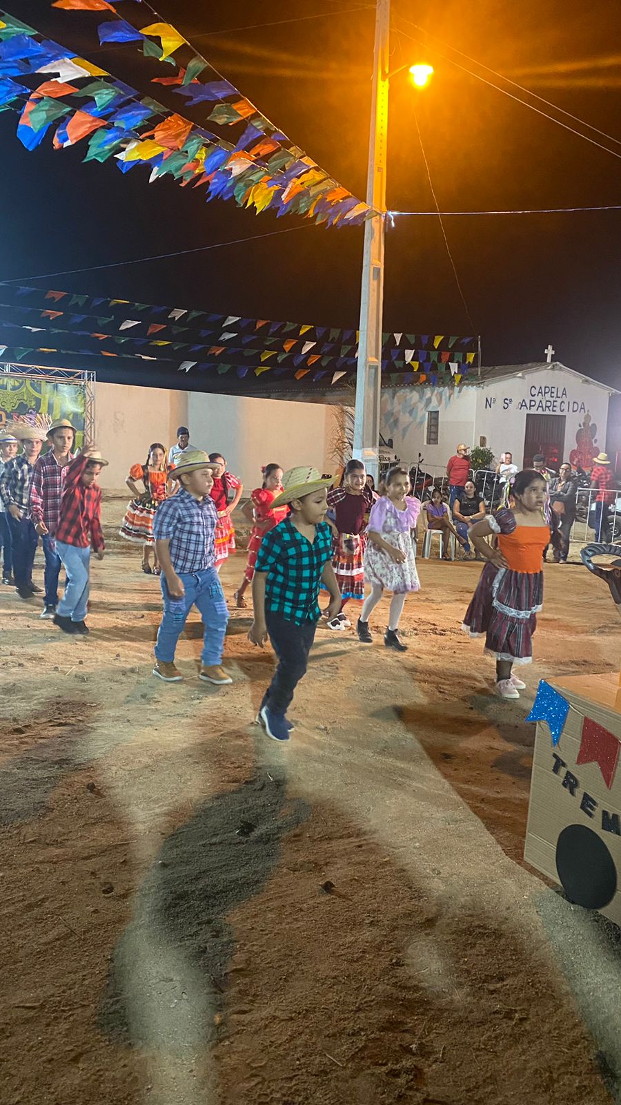 Prefeitura Municipal de Nova Floresta Realiza mais uma noite do São João de Bairros 2024 na Escola Engenheiro Sebastião Ernesto