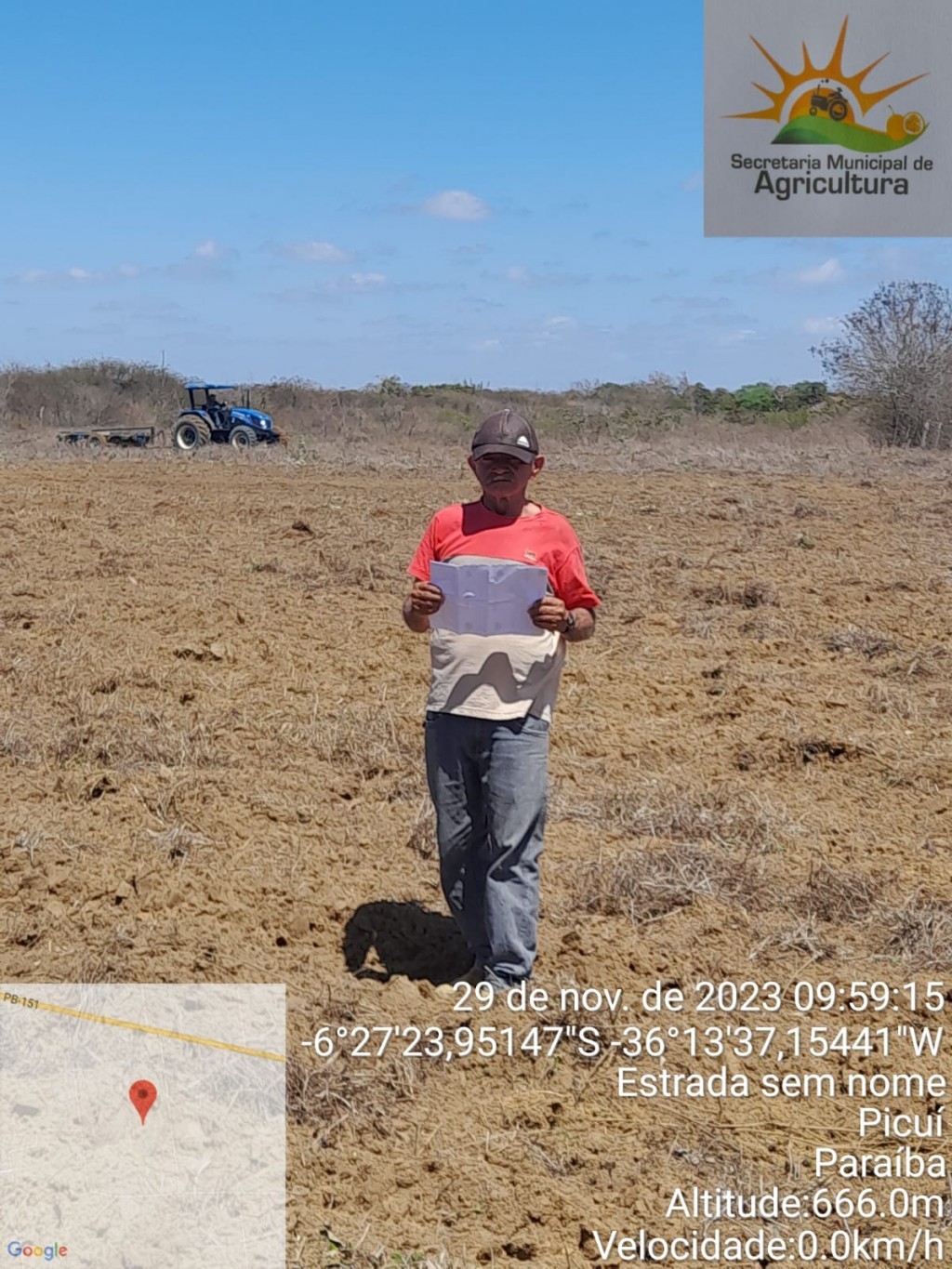 A Prefeitura de Nova Floresta continua com as atividades de cortes de terra na zona rural.
