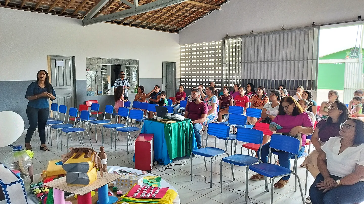 Equipe do Criança Feliz realiza reunião com mães das crianças cadastradas do programa