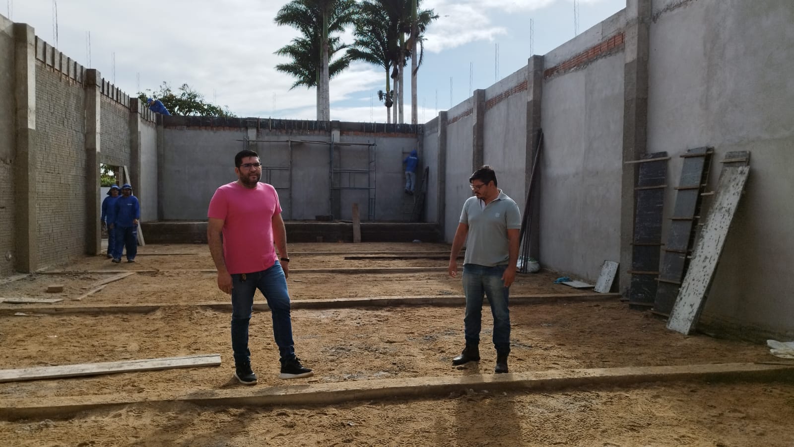 Prefeito Jarson acompanha obras de construção de Auditório