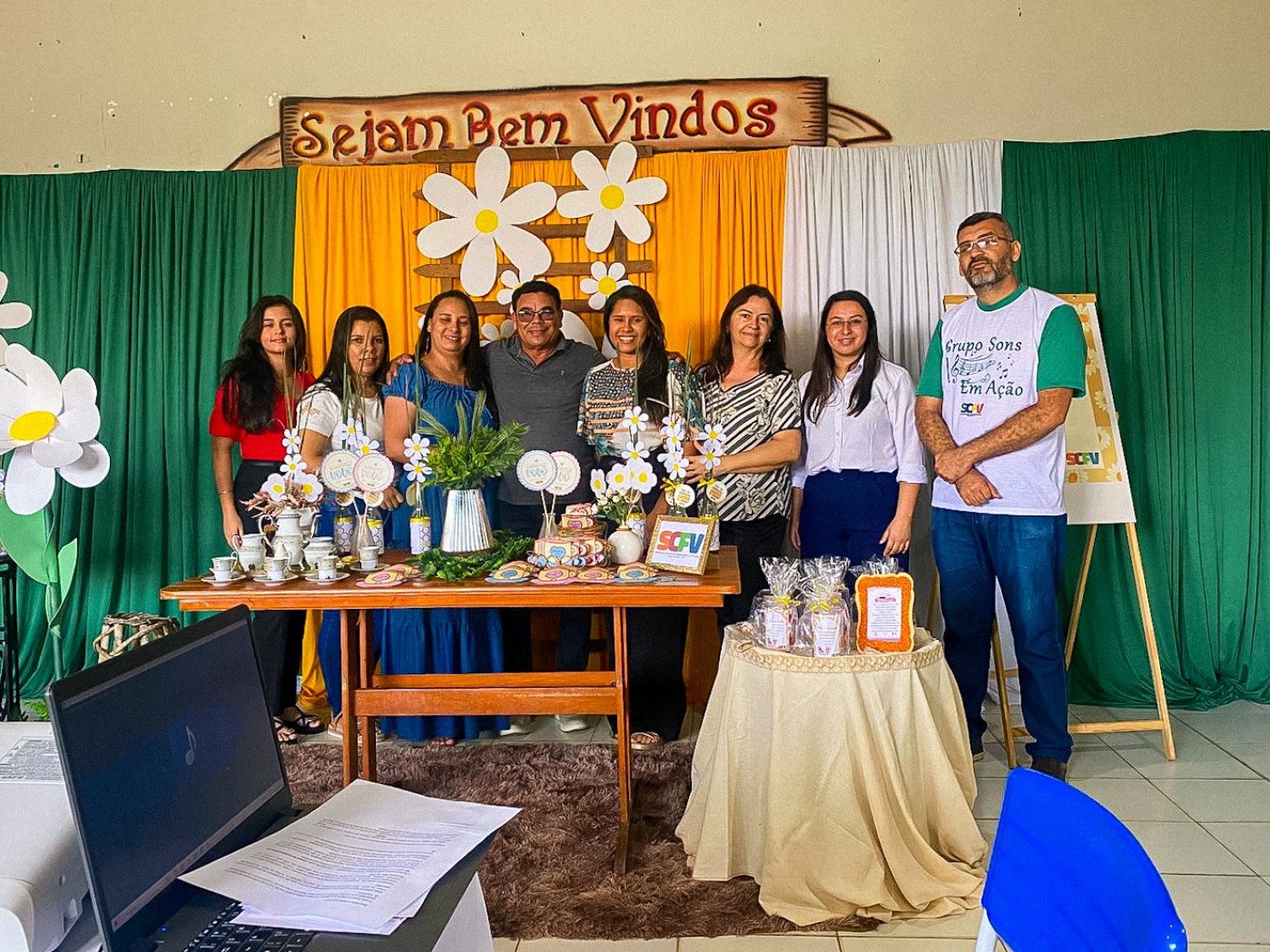 Chá dos Avós emociona usuários do SCFV com homenagens e música